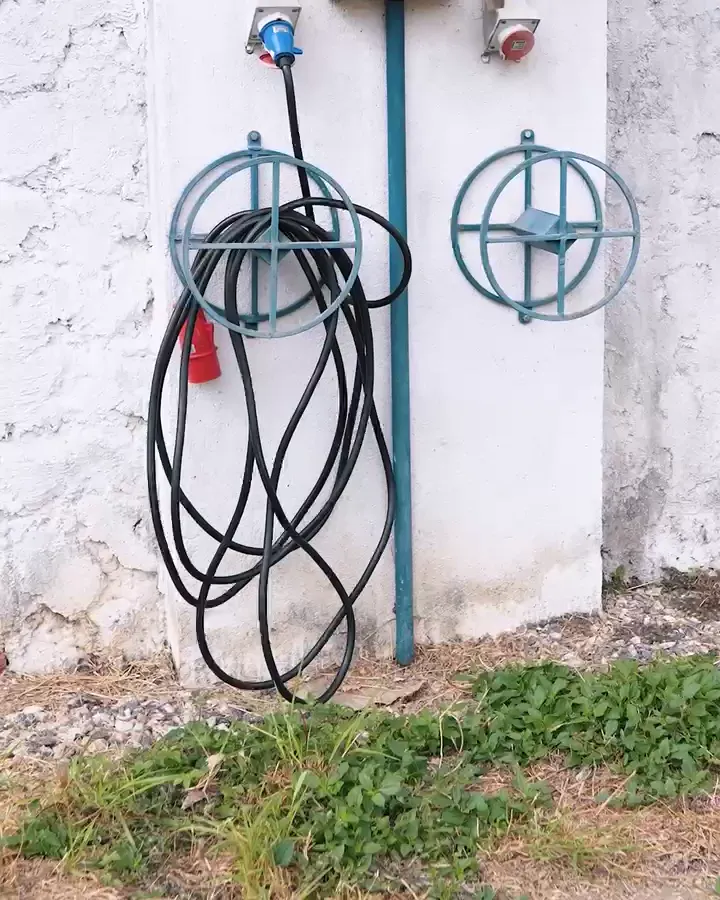 Tomadas energizadas para veículos refrigerados no pátio da RG
